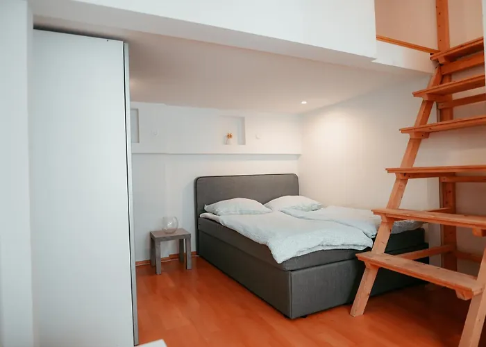 Apartment Raimond Ottakringer 10 *